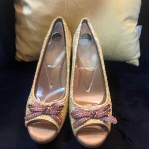 AEROSOLES Yellow Peep-Toe Heels with Brown Bow